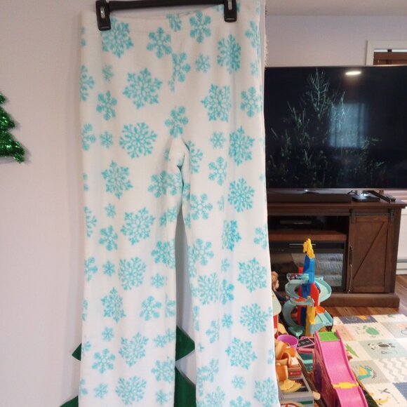 NWOT Fleece Snowflake pajama bottoms - Picture 1 of 2